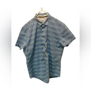 Calvin Klein Men's Light Blue Striped Short Sleeve Casual Button Down Shirt